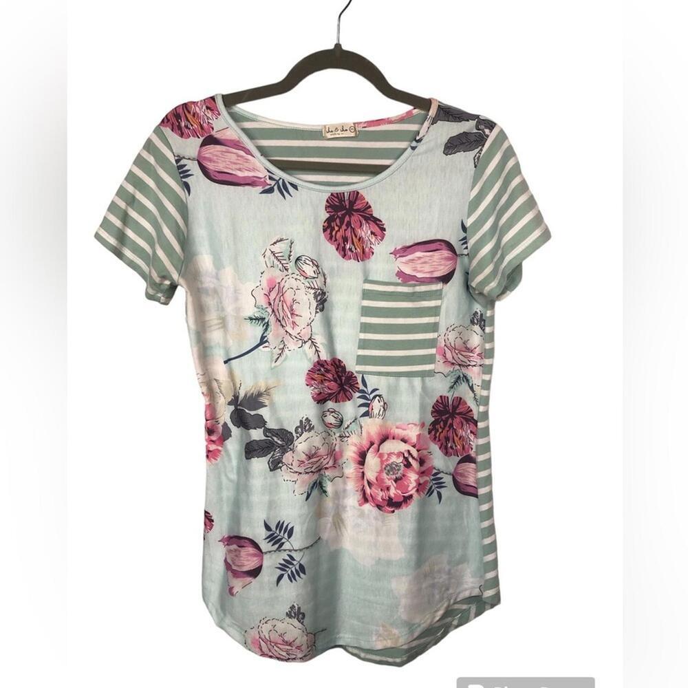 She & Sho Women’s Tee Shirt Short Sleeve Stripe Floral Soft Comfy Front Pocket